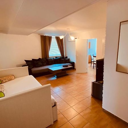 Apartments Zara Štúrovo Bagian luar foto