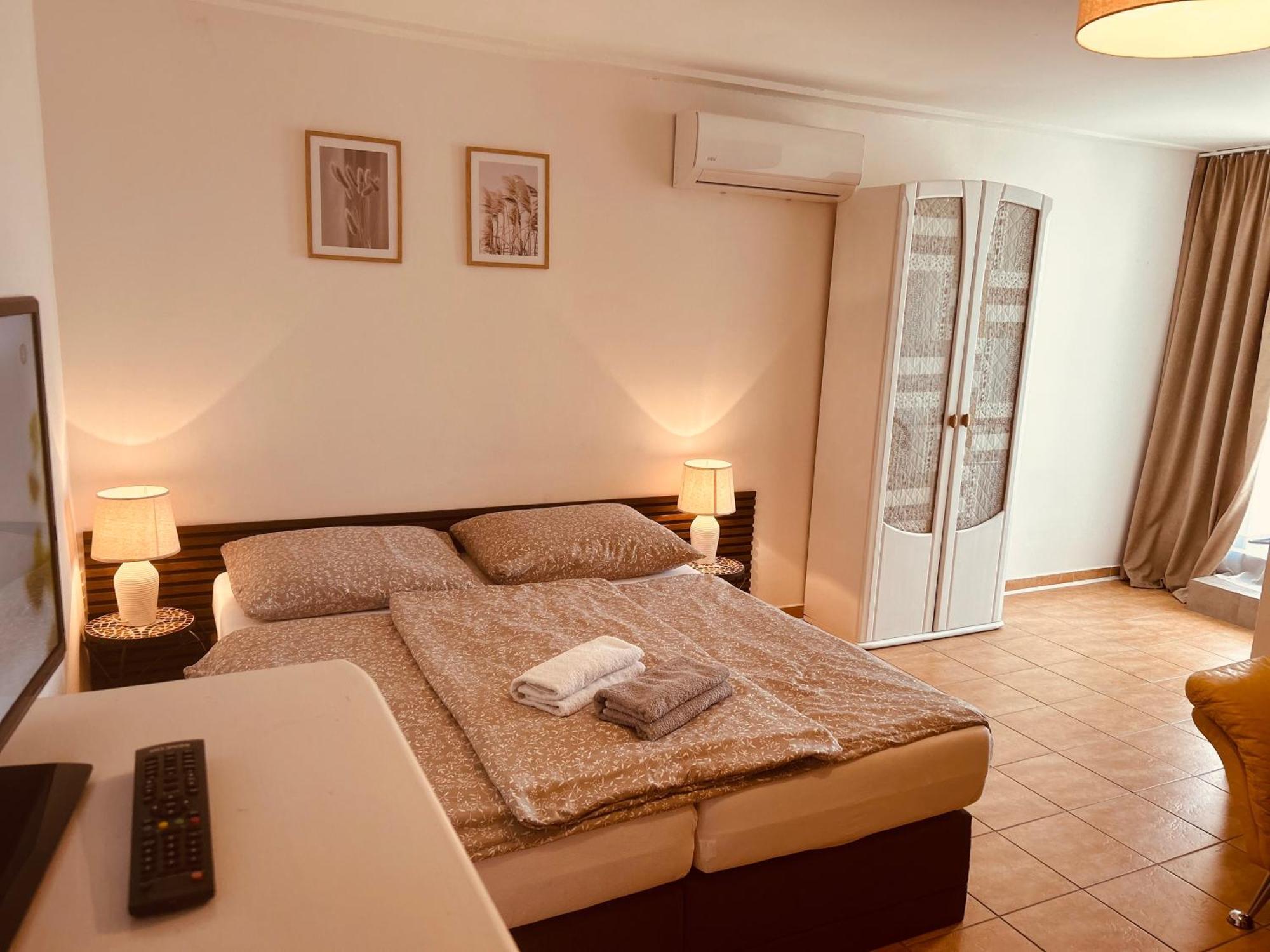 Apartments Zara Štúrovo Bagian luar foto