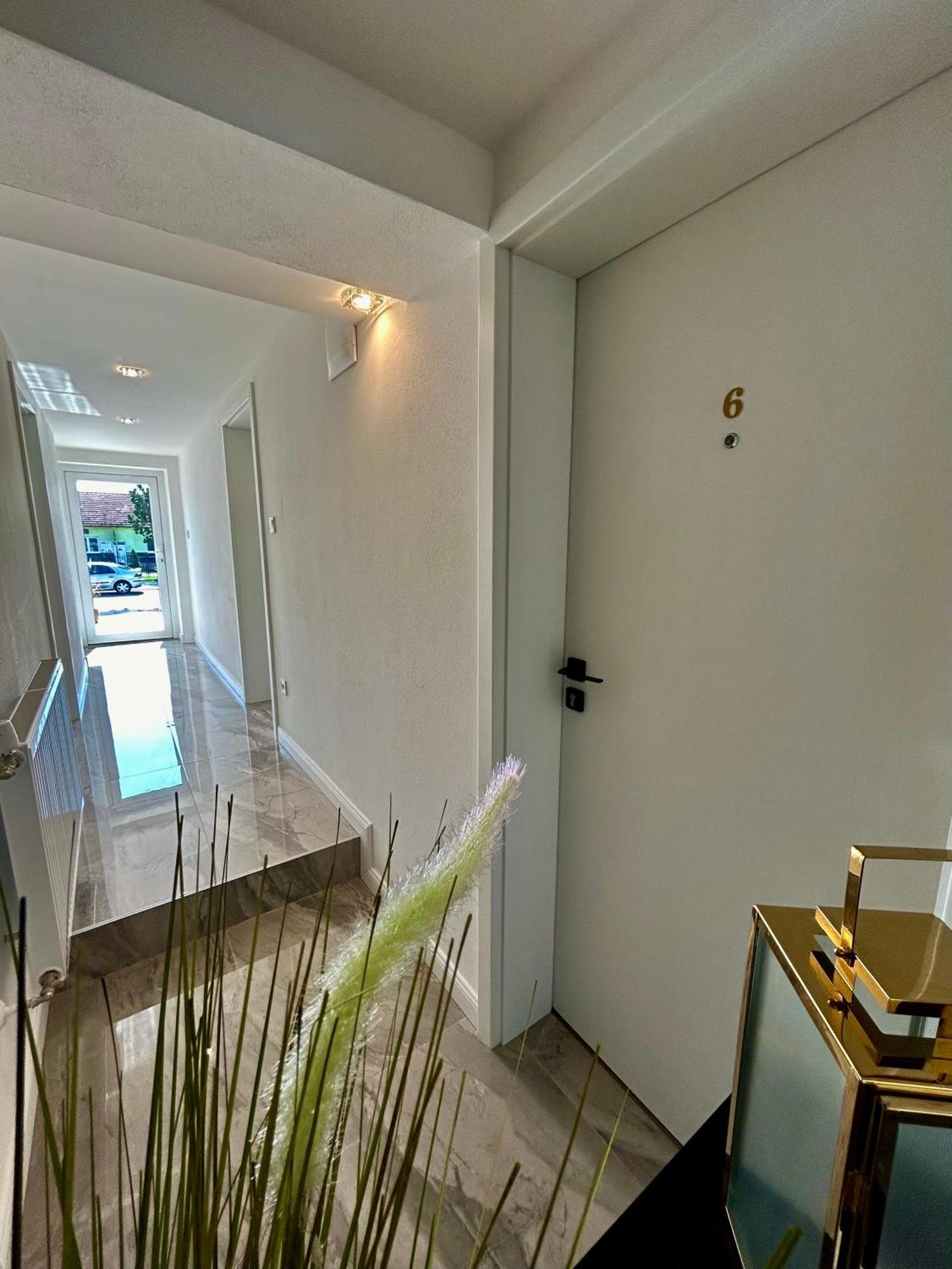 Apartments Zara Štúrovo Bagian luar foto